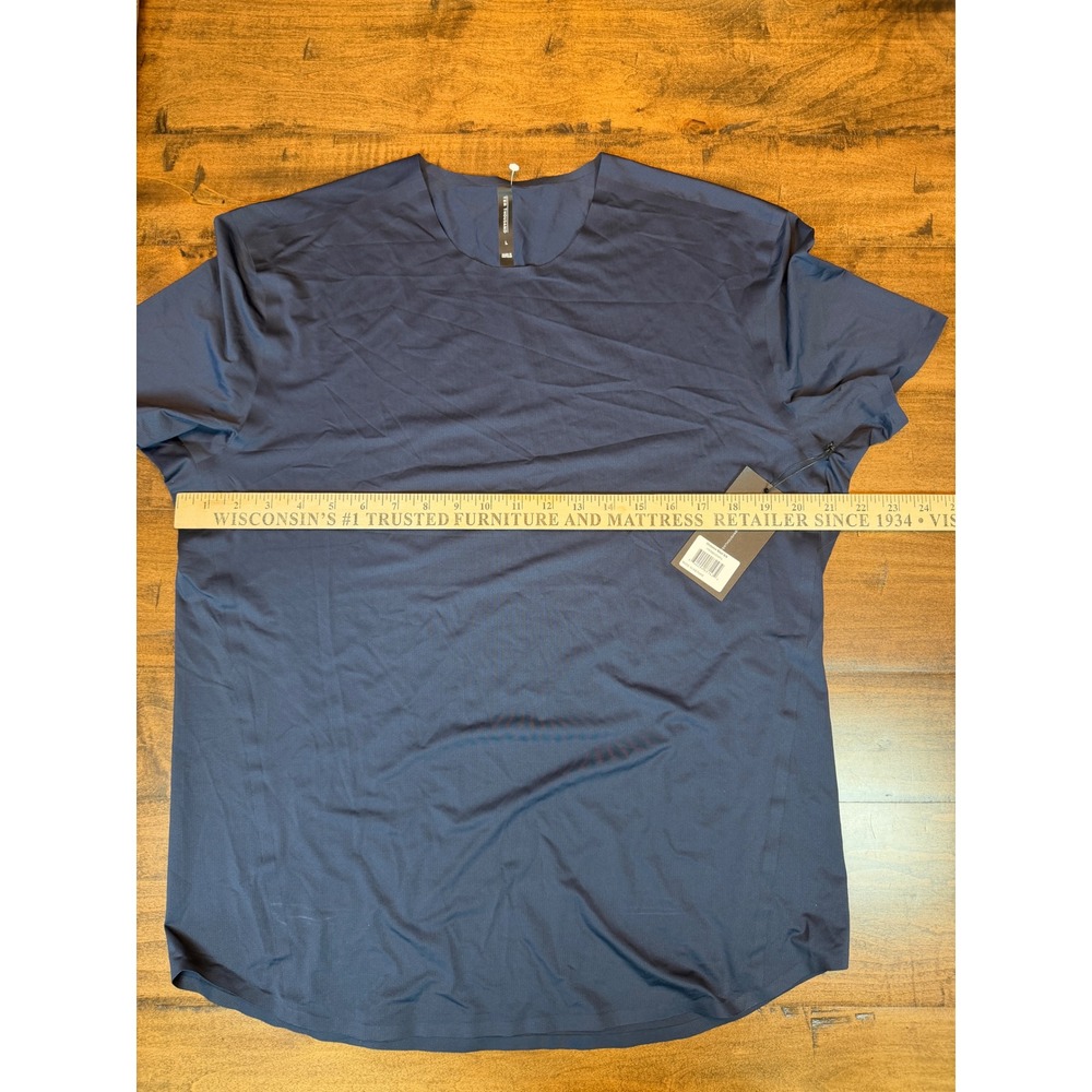 Ten Thousand Distance Shirt Mens Large Navy Blue Short Sleeve Running NWT - Picture 4 of 5